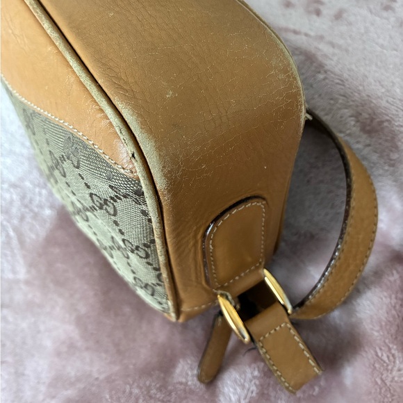 Authentic Gucci Tan and Brown Vintage Crossbody Bag - Rare - Picture 3 of 16